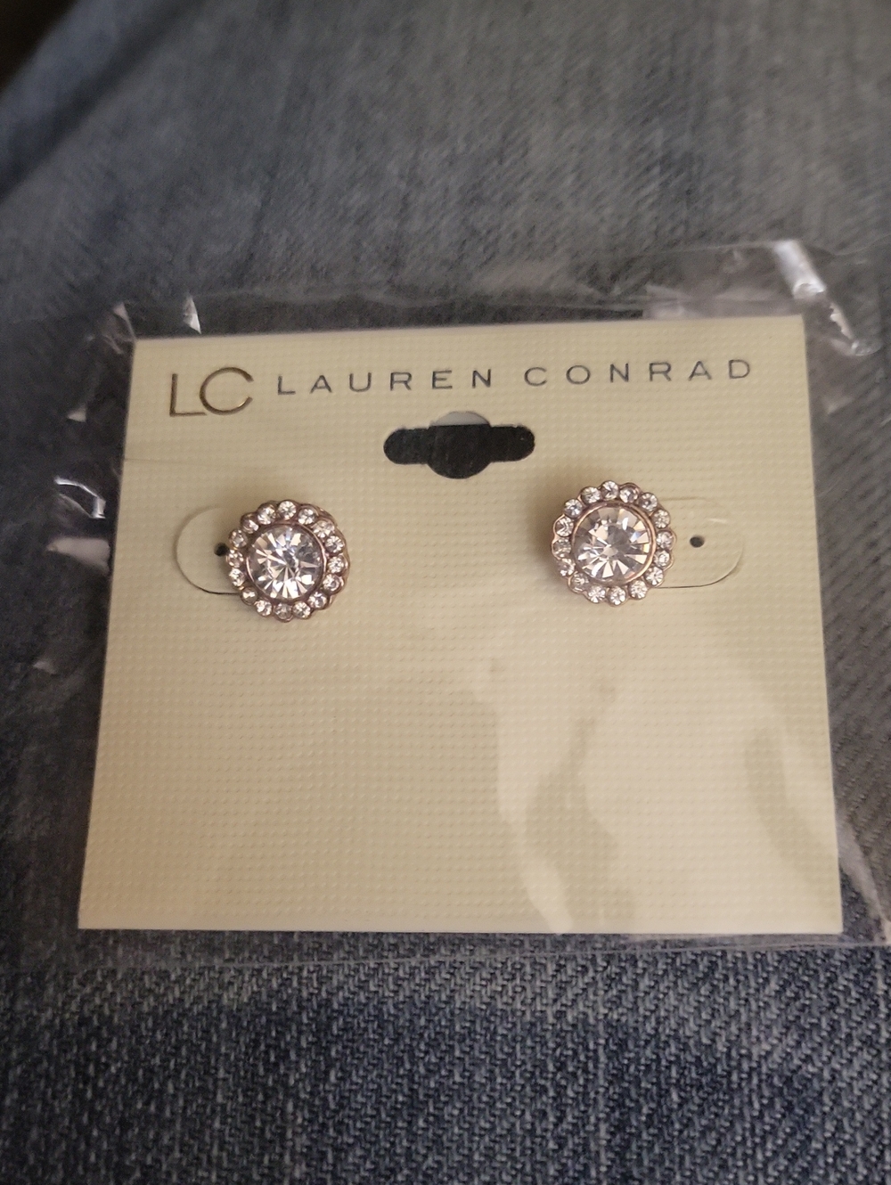 NWT LC Lauren Conrad Simulated Crystal Flower Halo Stud Earrings